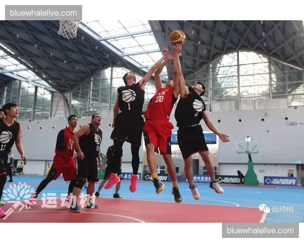 深圳新鹏城中场控制力弱 攻防转换环节存在脱节